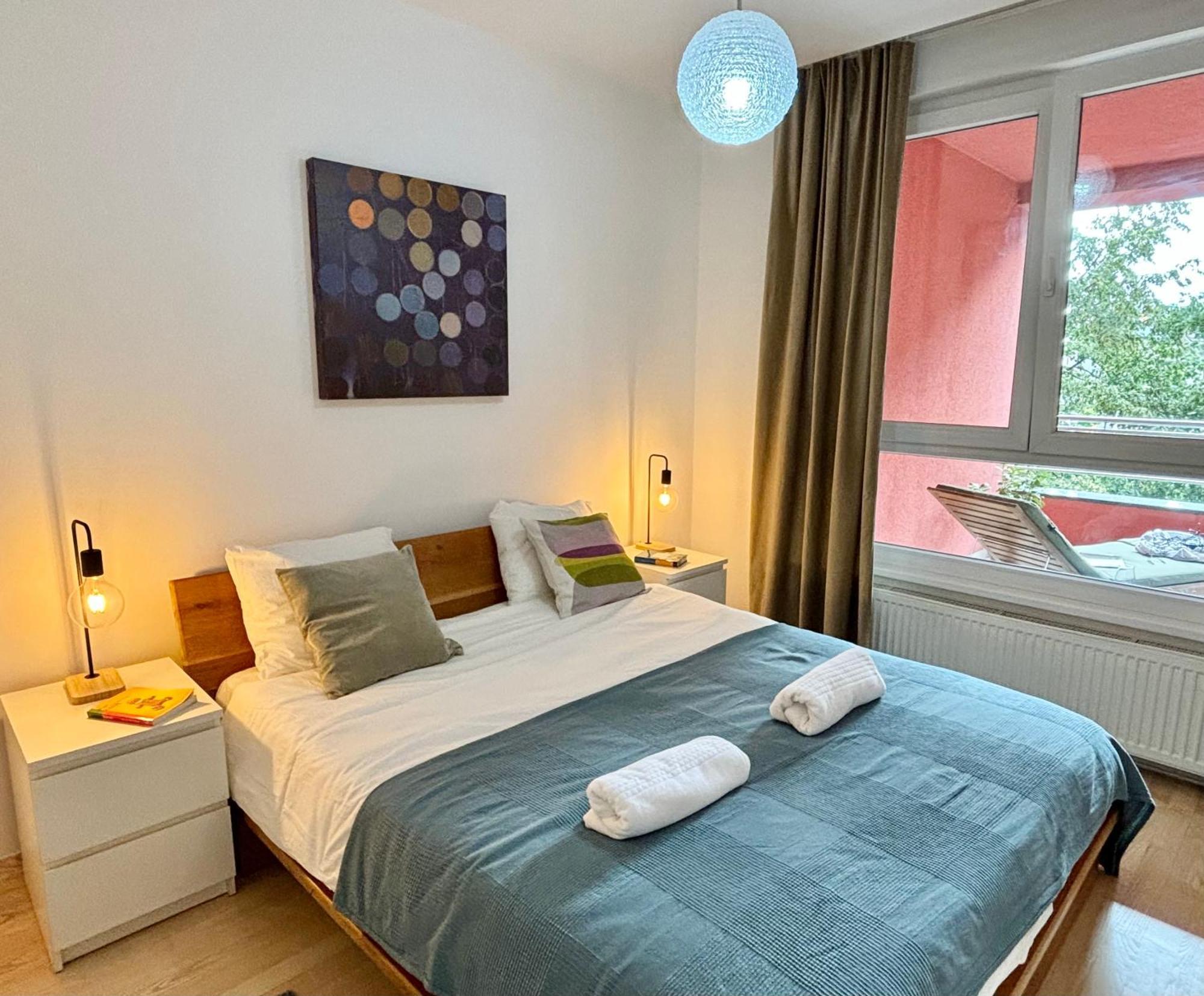 Terrace Bliss With Free Garage Apartma